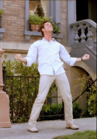 Bruce Almighty - 5 - Jim Carrey on Brownstone Street (still from DVD release)