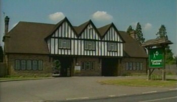 Previous front Entrance of Pinewood Studios