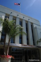 The Thalberg Building, Sony Pictures Studios (c) theStudioTour.com, April 2010 - Click to enlarge The Thalberg Building, Sony Pictures Studios (c) theStudioTour.com, April 2010