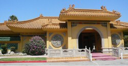 The abandoned Fung Lum restaurant building, August 2007 (photo by jericlynx at Flickr.com, with thanks) - Click to enlarge The abandoned Fung Lum restaurant building, August 2007 (photo by jericlynx at Flickr.com, with thanks)