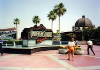Entrance Plaza in 1990 (American Tail auditorium on the far left) (photo by Russ Glasson)