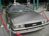 Delorean outside the attraction (April 2006)