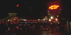 Saddle Ranch Chop House, December 2006 (Photo by Devon Whitehead) - Click to enlarge Saddle Ranch Chop House, December 2006 (Photo by Devon Whitehead)