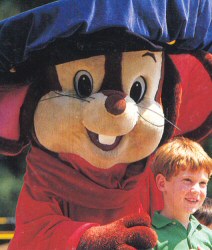 Fievel and a friend (from Universal Studios Guide, 1989)