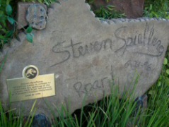 Steven Spielberg signature in cement at the entrance to the attraction (April 2006) Click to enlarge Steven Spielberg signature in cement at the entrance to the attraction (April 2006)
