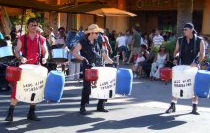Drum band on the Lower Lot, July 2006 (photo by Darkbeer)