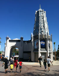 Universal Plaza - September 2013 - Photo by Christian - Click to enlarge Universal Plaza - September 2013 - Photo by Christian