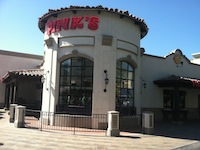 Pinks Hot Dog outlet on the corner of Universal Plaza - September 2013 - Photo by Christian - Click to enlarge Pinks Hot Dog outlet on the corner of Universal Plaza - September 2013 - Photo by Christian