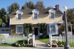 2 - (c) theStudioTour.com - click to enlarge Colonial Street - Current Paramount House - 2 - (c) theStudioTour.com