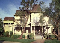 3 - (c) Universal Studios Hollywood (Date unknown) - click to enlarge Colonial Street - Harvey House - 3 - (c) Universal Studios Hollywood (Date unknown)