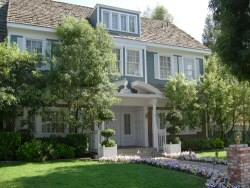 The Providence House on Colonial Street / Wisteria Lane (dressed here for Desperate Housewives, September 2006)