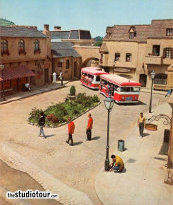 A GlamorTram weaves its way through The Court of Miracles in this posed publicity shot. The tram never actually enters the Court of Miracles. (From 'Inside Universal Studios', 1968) A GlamorTram weaves its way through The Court of Miracles in this posed publicity shot. The tram never actually enters the Court of Miracles. (From 'Inside Universal Studios', 1968)