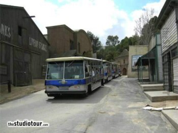 Tram approaches Six Points, April 2006