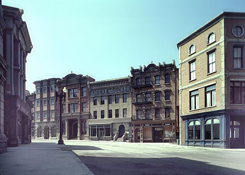 http://www.thestudiotour.com/ush/backlot/newyorkstreet/general_2007/1.jpg