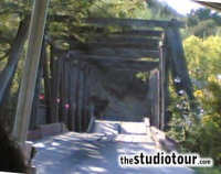 The roadway mechanism is locked in it's 'dropped' state preventing any trams from crossing the bridge (September 2005)- click to enlarge The roadway mechanism is locked in it's 'dropped' state preventing any trams from crossing the bridge (September 2005)
