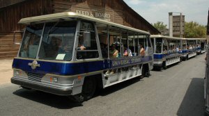Tram at Six Points Texas (Photo: ondrasoukup, August 2006)