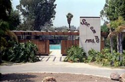 The motel set (photo by Bill Cotter)