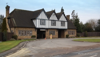 Pinewood_Studios_Old_Entrance