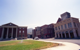 USH_Backlot_Courthouse_Square1998