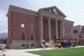 USH_Backlot_Courthouse_Square2001vip