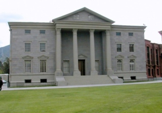USH_Backlot_Courthouse_Square2003b