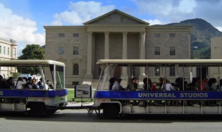 USH_Backlot_Courthouse_Square2004