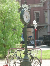 USH_Backlot_Courthouse_Square2006_3