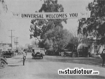 1915 Welcome at Universal City