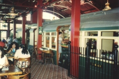 USH_Victoria_Station_1990_Interior