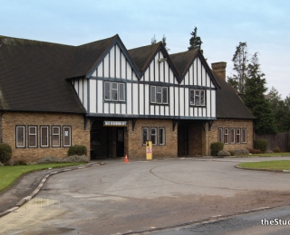 Pinewood_Studios_Old_Entrance