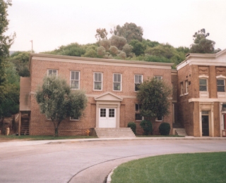 1995_SchoolHouse_LE